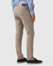 Load image into Gallery viewer, Rodd & Gunn - Motion 2 Straight Jean - Sable