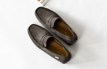 Load image into Gallery viewer, Oliver Cabell Men's Driving Loafers in Slate.