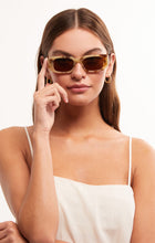 Load image into Gallery viewer, Model wearing ZSupply Off Duty Sunglasses in Blonde Tortoise - Gradient Polarized.