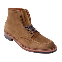 Load image into Gallery viewer, Alden 40501HC snuff suede boot.