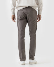 Load image into Gallery viewer, Model wearing Rodd & Gunn Motion 2 Straight Jean in Pebble.