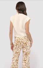 Load image into Gallery viewer, Sadie &amp; Sage - Chill Beats Slv/less Sweater
