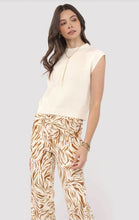 Load image into Gallery viewer, Sadie &amp; Sage - Chill Beats Slv/less Sweater
