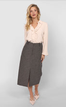 Load image into Gallery viewer, Sadie &amp; Sage - Outta Here Houndstooth Midi Skirt
