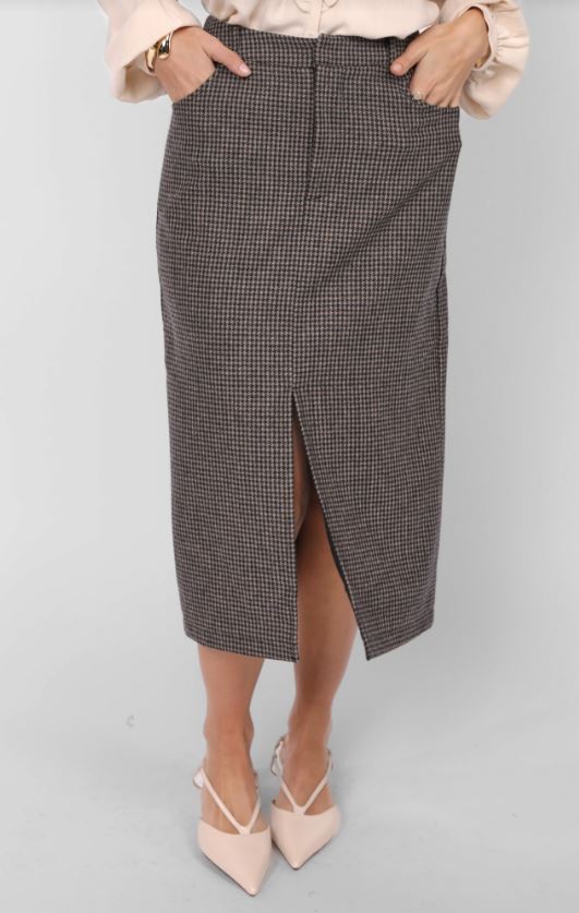 Sadie & Sage - Outta Here Houndstooth Midi Skirt
