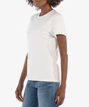 Load image into Gallery viewer, Model wearing Kut from the Kloth - Remington - Scoop Neck S/S T-Shirt in Ivory.
