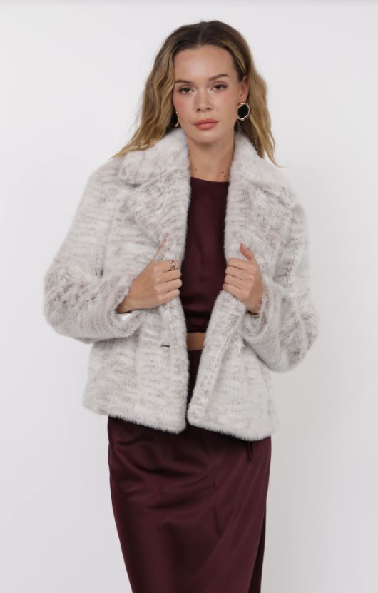 Sage the Label - Pretty Fab Oversized Colar Faux Fur Coat