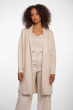 Load image into Gallery viewer, Model wearing Rino &amp; Pelle - Mirola Duster in Birch Gold .
