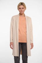 Load image into Gallery viewer, Model wearing Rino &amp; Pelle - Mirola Duster in Birch Gold.
