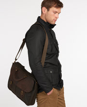 Load image into Gallery viewer, Barbour - Wax Leather Briefcase
