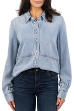 Load image into Gallery viewer, Model wearing Kut from the Kloth - Mika Button-down LS Shirt in Light Wash.
