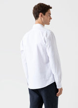 Load image into Gallery viewer, Model wearing Sunspel - Oxford Shirt in White - back.
