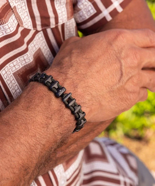 Pig & Hen Bold Bob Bracelet in Army/Black